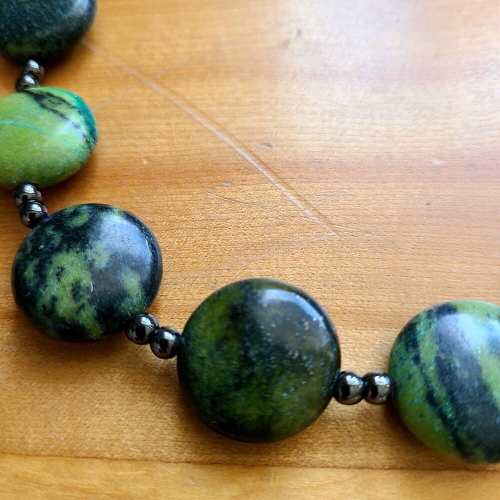 Green Jasper round beads and Hematite necklace. - Picture 2 of 5